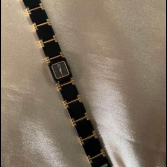 Jewelry - 5 1/2” Vintage unique Woman’s elegant watch small 1984 Seiko bracelet/watch